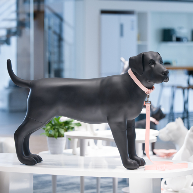 Manechin pentru c&acirc;ini Sunray Mascota Matte Black Fiberglass Labrador Retriever 
